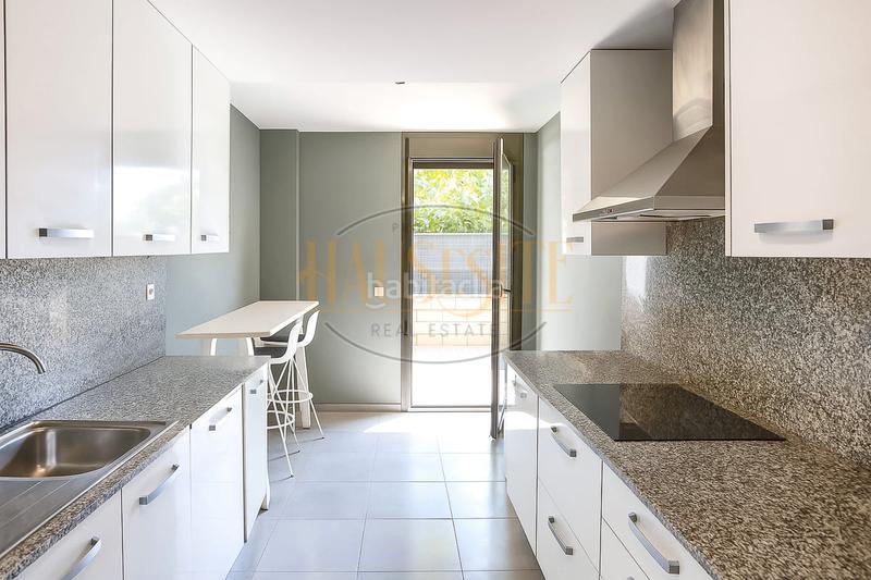 Foto 834c8d5b-4065-46fd-8334-92d0d915306a. Piano terra in carrer de manuel llopis de casades 12 in Sitges