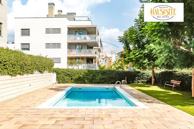 Foto ea20fe2c-9515-43ca-9a26-7fb00ada3777. Piano terra in carrer de manuel llopis de casades 12 in Sitges