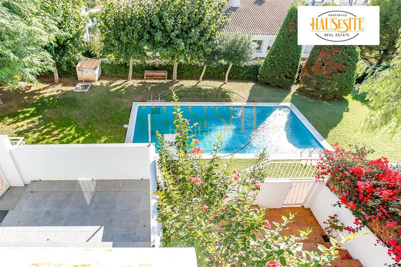 Foto 049a6513-6a5d-4cee-b93a-c6ae1c9cdd24. Casa adossada amb calefacció aparcament piscina a Sant Pere de Ribes