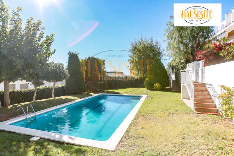 Foto 1bacd3a4-b0b8-4f61-ad6f-627ac9ede1c3. Casa adossada amb calefacció aparcament piscina a Sant Pere de Ribes