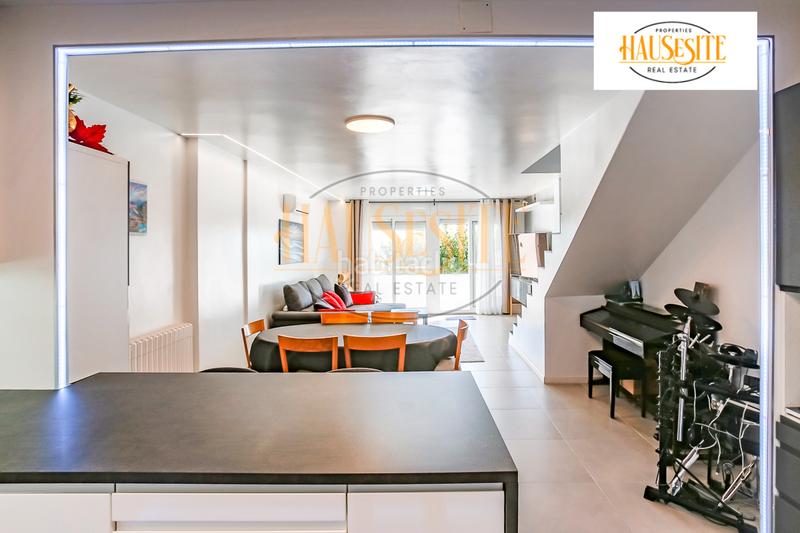 Foto 7a56272f-8348-47a7-8958-c37a4dec5871. Casa adossada amb calefacció aparcament piscina a Sant Pere de Ribes