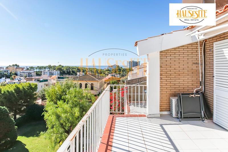 Foto 85008b5c-45cc-49b5-80a4-47bf47607555. Casa adossada amb calefacció aparcament piscina a Sant Pere de Ribes