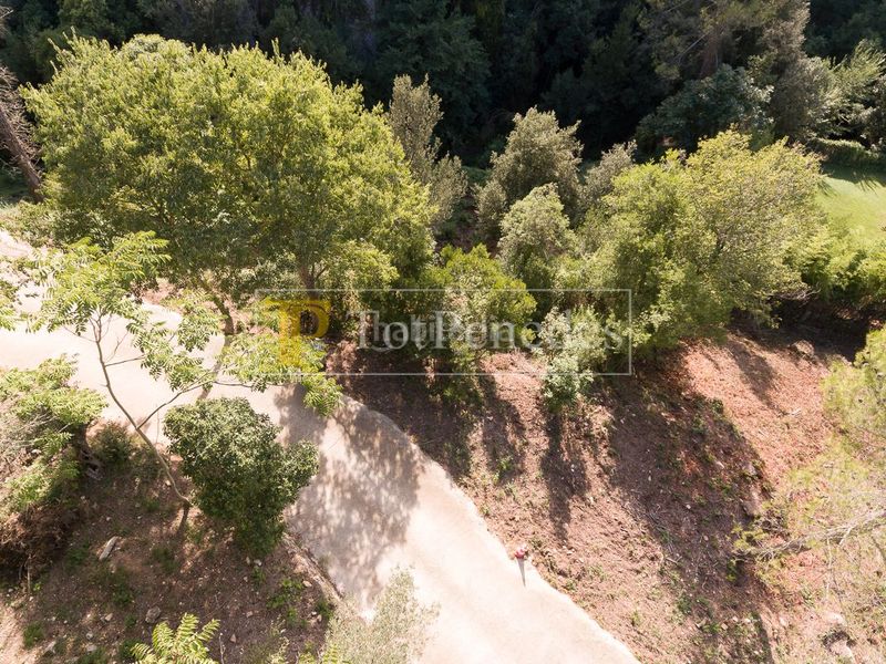 Foto fa8d9157-339d-4fc2-875d-22ae6a88cec4. Terreny residencial a Gelida