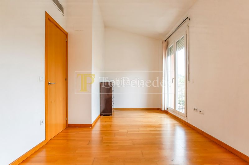Foto b089a56a-14c4-43d0-8dd6-d8a3bcc668b5. Casa adossada amb calefacció aparcament a Avinyonet del Penedès