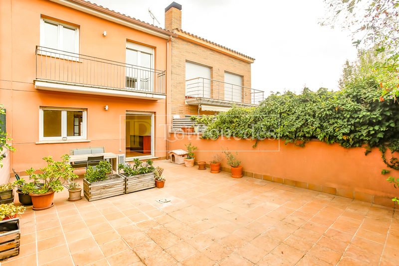 Foto c8d4dba5-7c98-41c0-a3de-1107d7bc4dc2. Casa adossada amb calefacció aparcament a Avinyonet del Penedès