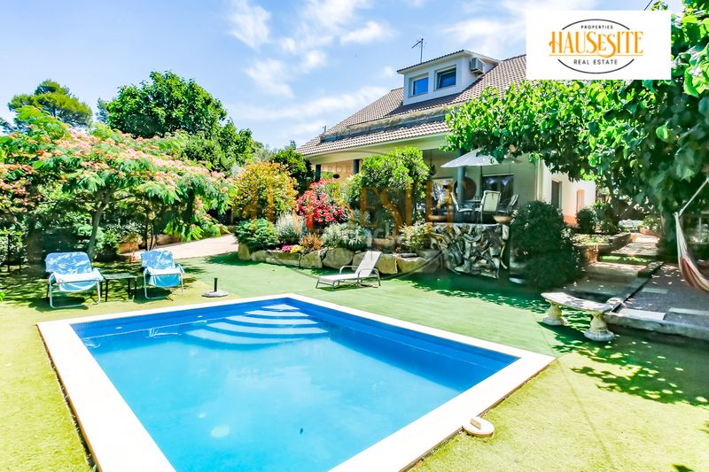 Foto a707f279-eb96-4cf4-94da-91ea3b323f33. Casa amb xemeneia calefacció aparcament piscina a Mediona