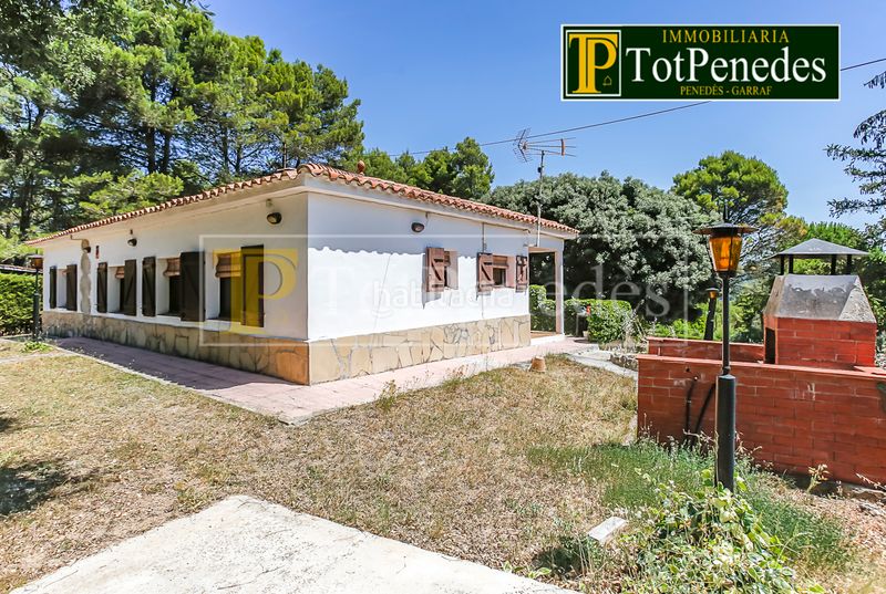 Foto ddf57315-6c73-4274-8e81-8f04c741389d. Maison avec cheminée chauffage parking dans Querol