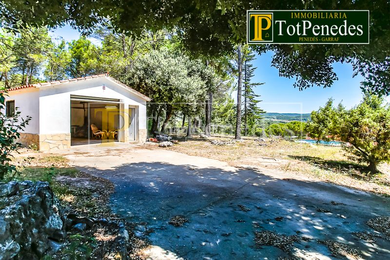 Foto e5f2799c-56db-4cea-90c0-f309258a881a. Maison avec cheminée chauffage parking dans Querol