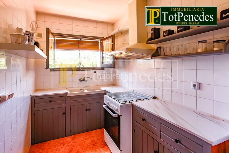Foto f3813a47-6310-4a36-9ca3-423ea516e423. Maison avec cheminée chauffage parking dans Querol