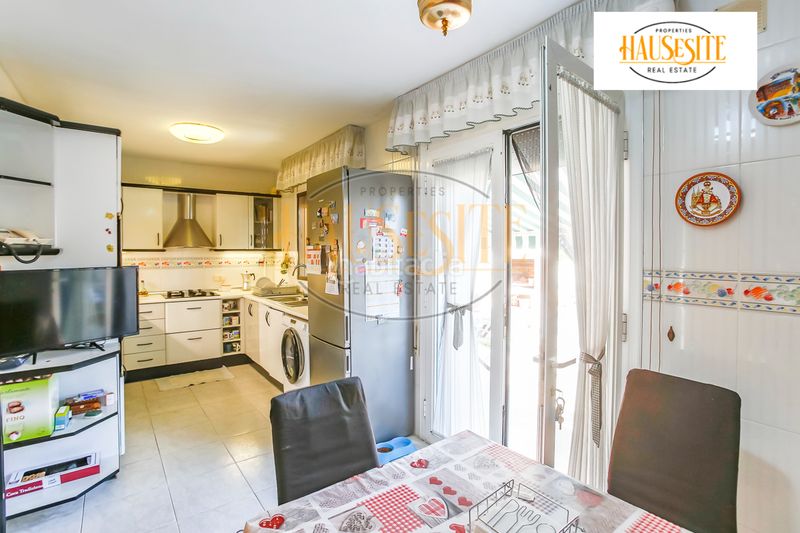 Foto 5aa47044-08db-452e-acdc-392e926ef3f9. Casa amb xemeneia calefacció aparcament a Molí de Vent Vilanova i la Geltrú
