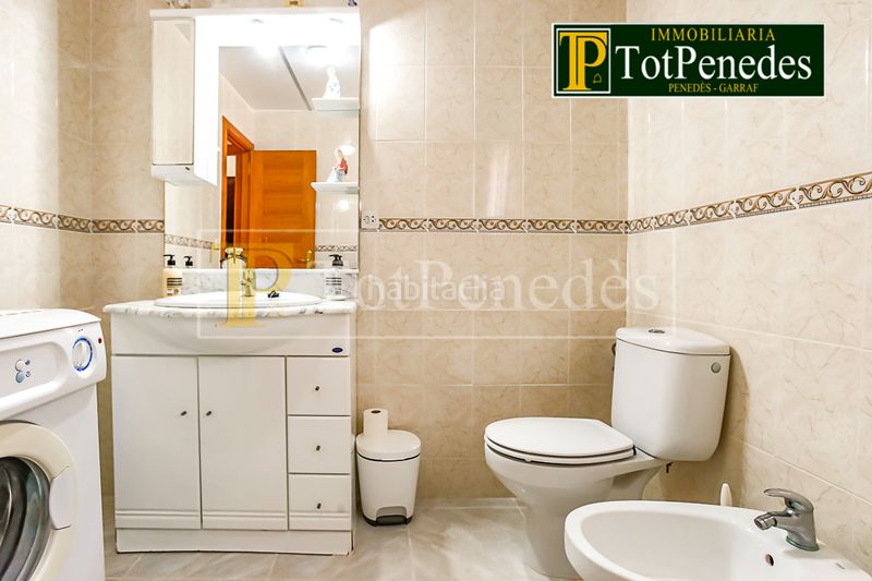 Foto abe08652-ea71-407f-a2bc-6e155436f527. Xalet amb xemeneia aparcament piscina a Querol