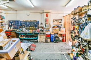 Business premise  Carrer del president companys. Local comercial en venta o en traspaso en calle president compan