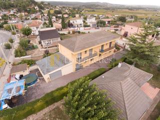 Xalet  Urbanitzacio can coral pg 2. 2 casas-chalets adosadas en ub les espolles en torrelles de foix