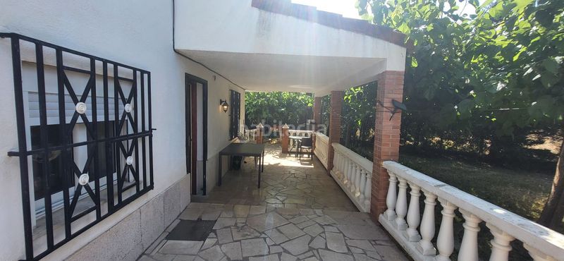 Foto 1993936a-bfa5-474d-a98b-7004968fc62d. Xalet amb aparcament piscina a Roquetes