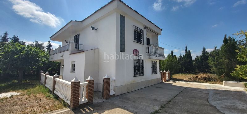 Foto f826c212-2495-4039-a19e-070cda9f2ce7. Xalet amb aparcament piscina a Roquetes