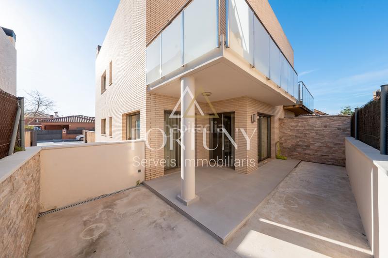 Foto 0d575fa1-a406-4bb0-9c88-7bc01bd63814. Casa aparellada amb calefacció aparcament a Els Ametllers Cambrils