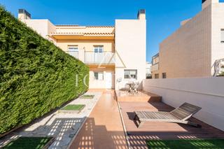 Maison jumelée  Carrer moscú. Acogedor chalet pareado en vilafortuny