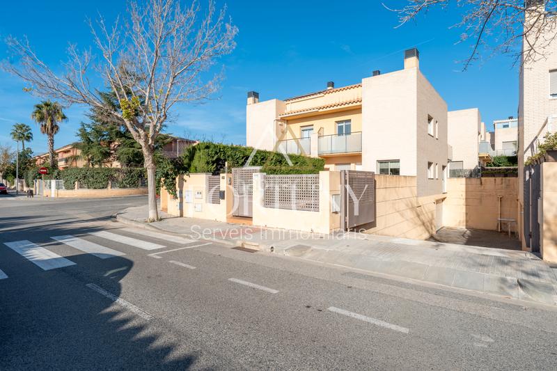 Foto a015d9fd-7754-4fe3-8fce-5b1b0e512d74. Casa aparellada amb calefacció aparcament a Els Ametllers Cambrils