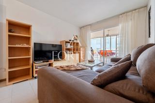 Flat in Carrer segre 1. Acogedor piso en vilafortuny