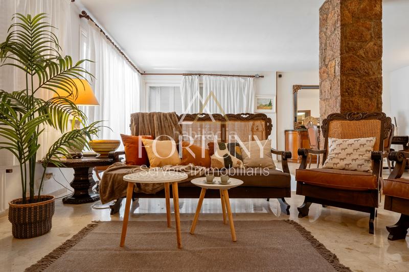 Foto 0766af8b-ebab-4eaf-887c-846e5f5e770e. Xalet amb xemeneia calefacció aparcament piscina a Cambrils