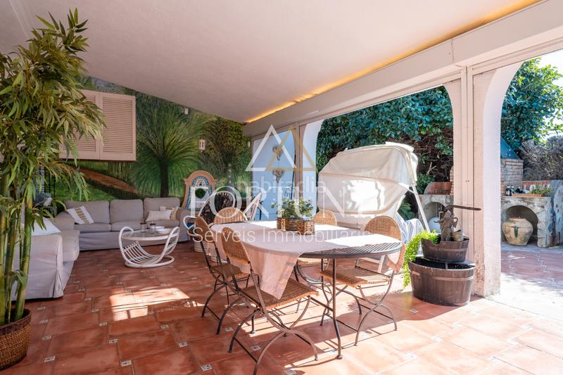 Foto 2a284b45-0fb0-4d9e-986c-577f8249cbe1. Xalet amb xemeneia calefacció aparcament piscina a Cambrils