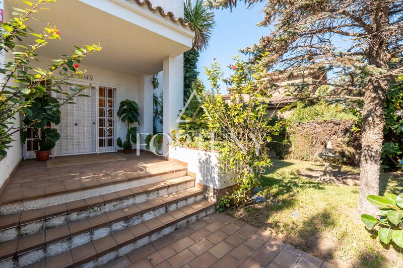 Foto 2b7eab36-c9e2-4712-9ca6-411d9987aa8f. Xalet amb xemeneia calefacció aparcament piscina a Cambrils