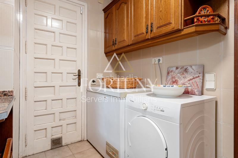 Foto 2bcaf346-8962-4288-b2ca-4f85c2e33d69. Xalet amb xemeneia calefacció aparcament piscina a Cambrils