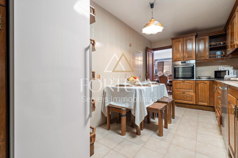 Foto 316280c2-5470-44e5-a60c-71ebe3eb676c. Xalet amb xemeneia calefacció aparcament piscina a Cambrils