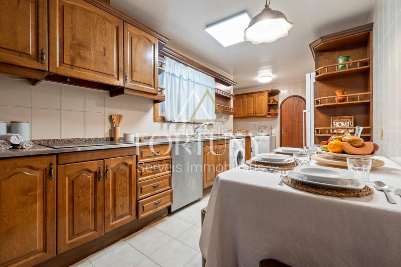 Foto 4b7dd8fd-6f12-4186-b880-8c1405370998. Xalet amb xemeneia calefacció aparcament piscina a Cambrils