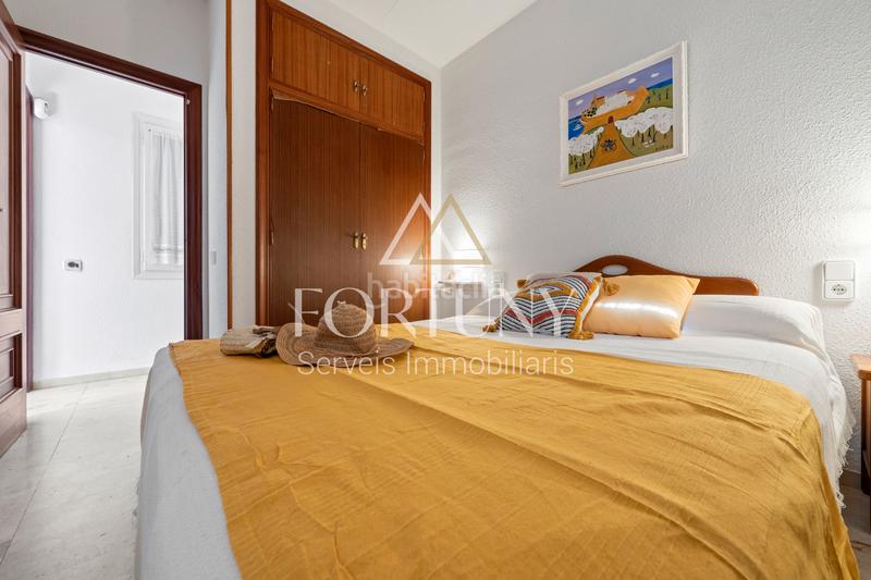 Foto 4f254d12-bf33-4ee0-900d-afda0988fb18. Xalet amb xemeneia calefacció aparcament piscina a Cambrils