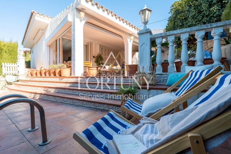 Foto 54f7515f-58d6-4493-b5af-c883a4b35043. Xalet amb xemeneia calefacció aparcament piscina a Cambrils