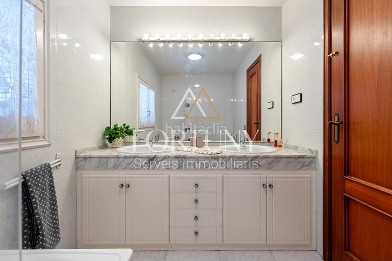 Foto 5c709bb7-d3f0-4879-8d6b-30fd6bebb309. Xalet amb xemeneia calefacció aparcament piscina a Cambrils