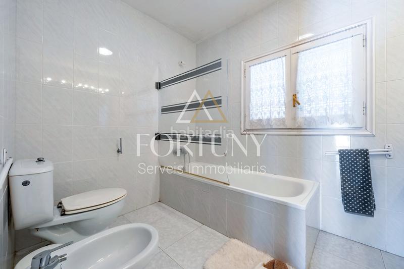 Foto 7a1efe3c-e3e9-45fc-b444-966e624cc230. Xalet amb xemeneia calefacció aparcament piscina a Cambrils