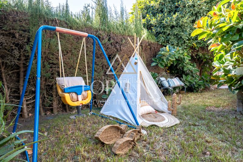 Foto a48c81a3-5480-4d79-a353-23ba7098f448. Xalet amb xemeneia calefacció aparcament piscina a Cambrils