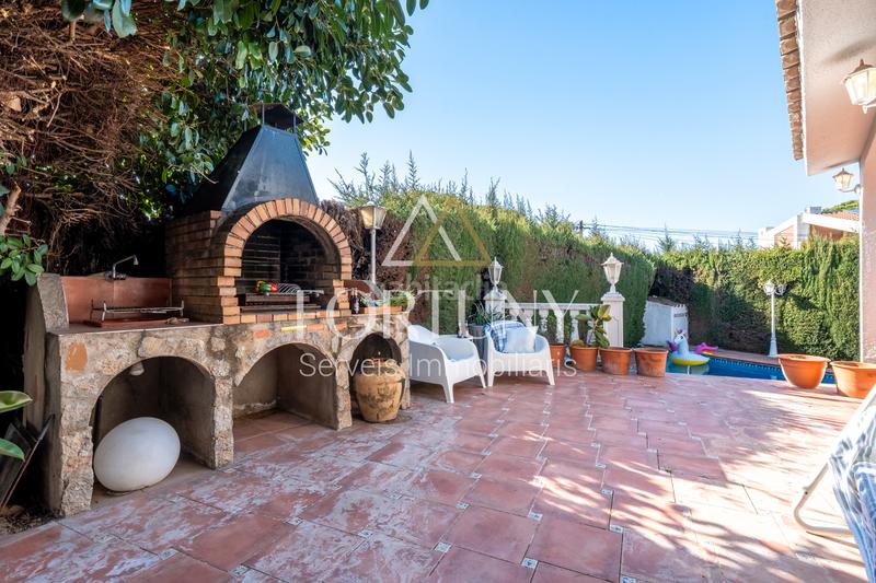 Foto a5c57180-7ff4-49af-8884-cde0d5d70c36. Xalet amb xemeneia calefacció aparcament piscina a Cambrils