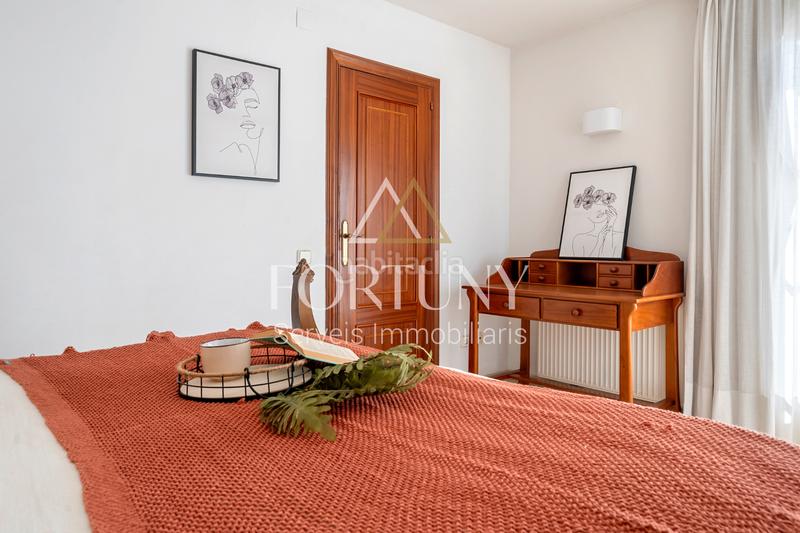 Foto a98caa7d-8f99-4508-8e4b-ddaec2258b51. Xalet amb xemeneia calefacció aparcament piscina a Cambrils