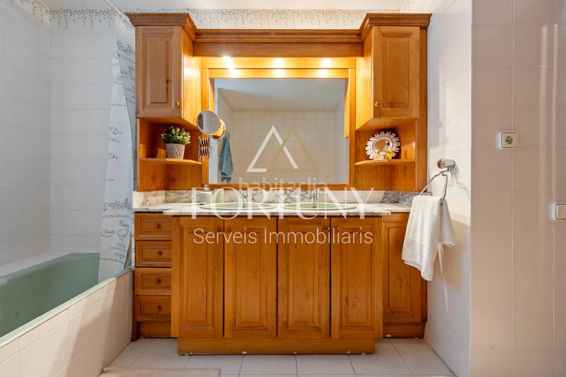 Foto b921b0b5-d6ef-4fd2-af98-428aabad8bb3. Xalet amb xemeneia calefacció aparcament piscina a Cambrils