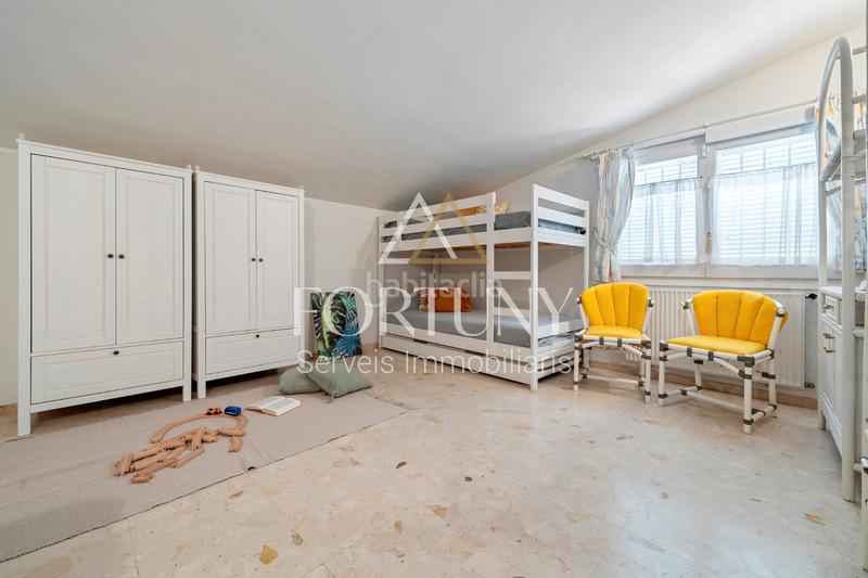 Foto bd68d73c-8bcb-47f9-adcb-e3a87fc3da10. Xalet amb xemeneia calefacció aparcament piscina a Cambrils