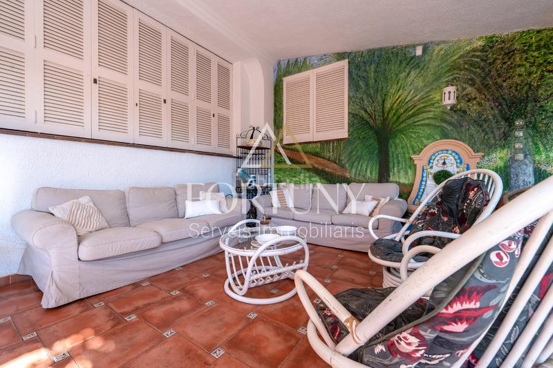 Foto c48df585-3869-4339-a70d-1b72b23fd121. Xalet amb xemeneia calefacció aparcament piscina a Cambrils