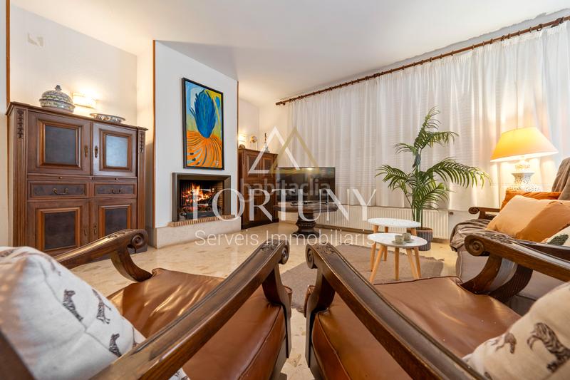 Foto cde1a2d2-6817-4a54-ac15-8ab45c1a034c. Xalet amb xemeneia calefacció aparcament piscina a Cambrils