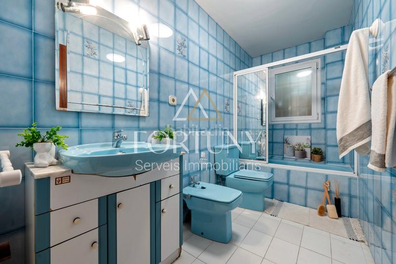 Foto ead55375-b394-4d07-ab9b-3d516064e1c8. Xalet amb xemeneia calefacció aparcament piscina a Cambrils