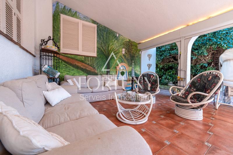 Foto f1787252-19fe-49ca-8abd-1a3cb1cc5dce. Xalet amb xemeneia calefacció aparcament piscina a Cambrils