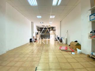 Location Local commercial à Carrer de valència 9. Local céntrico en cambrils