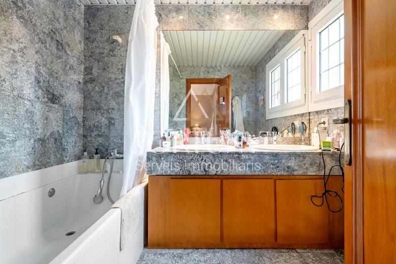 Foto 79382274-8f2e-40d0-9b3f-a014f2f2fe1c. Maison avec chauffage parking piscine dans Covamar Salou