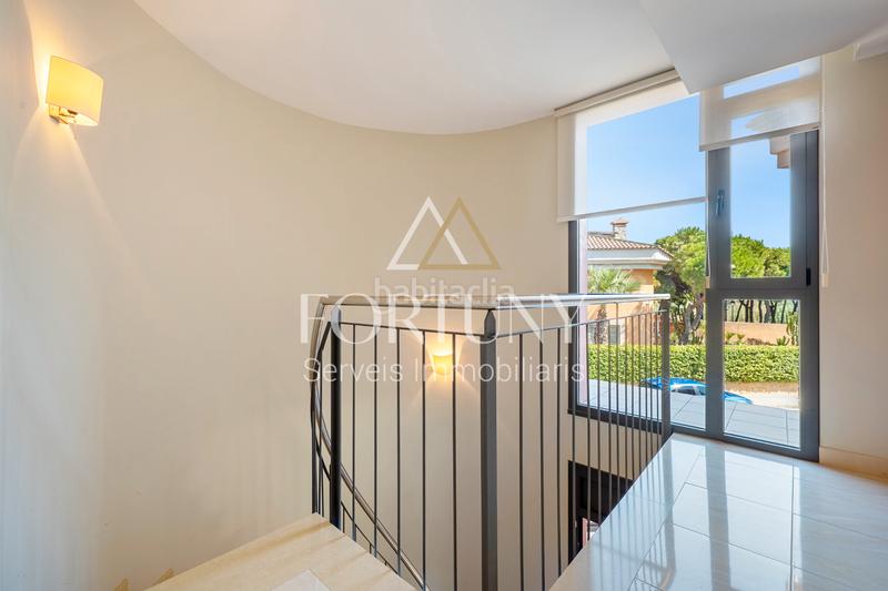 Foto 178b820a-1577-41c2-81bd-9a9a905219a3. Casa aparellada amb aparcament piscina a Regueral - Prat d'en Forés Cambrils
