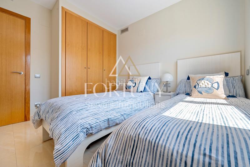Foto 1ea331b2-d02e-4788-afbe-e551646b71d0. Casa aparellada amb aparcament piscina a Regueral - Prat d'en Forés Cambrils