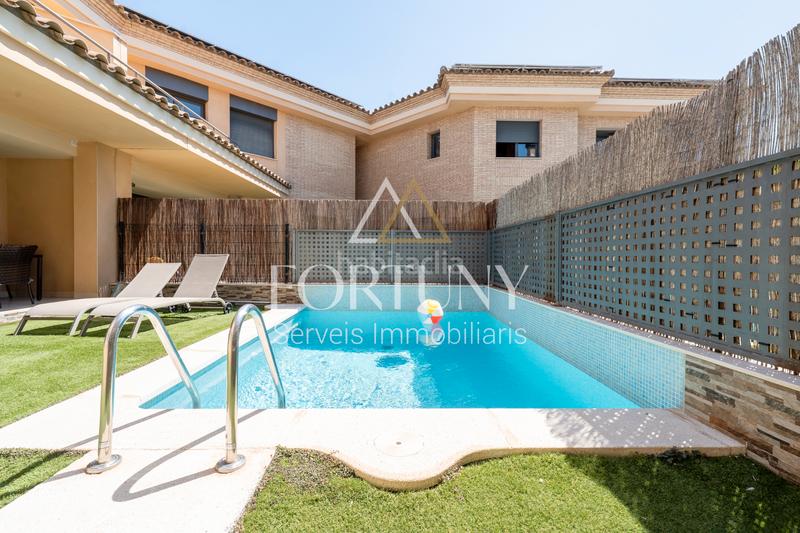 Foto bac2fbed-1792-4c01-8c69-6c00971097a0. Casa aparellada amb aparcament piscina a Regueral - Prat d'en Forés Cambrils