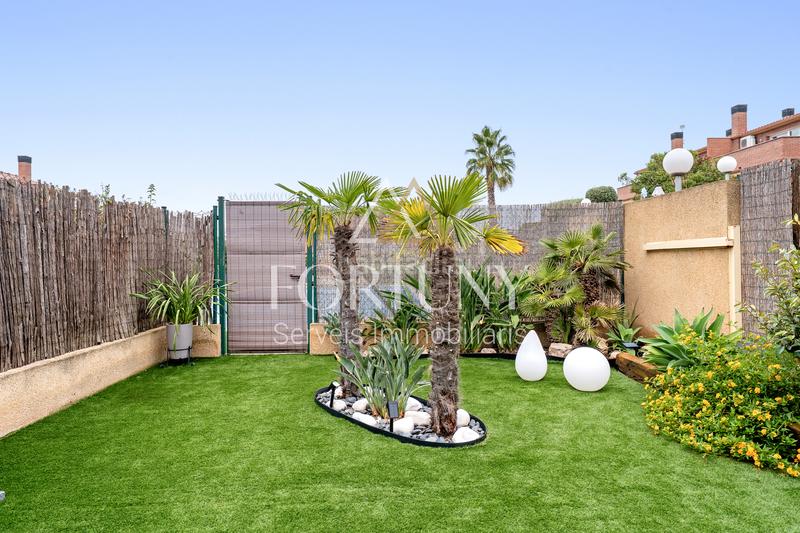 Foto 1cf2161e-9335-4288-a2a1-813d54765ffc. Casa adossada amb xemeneia calefacció aparcament a Cambrils