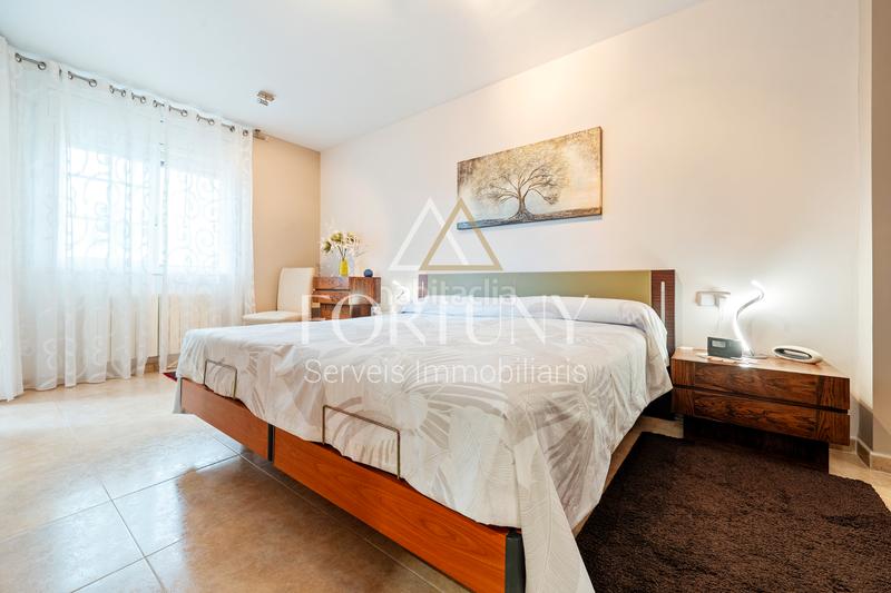 Foto 55f50c50-dba4-4463-8f30-e0d615968b22. Casa adossada amb xemeneia calefacció aparcament a Cambrils