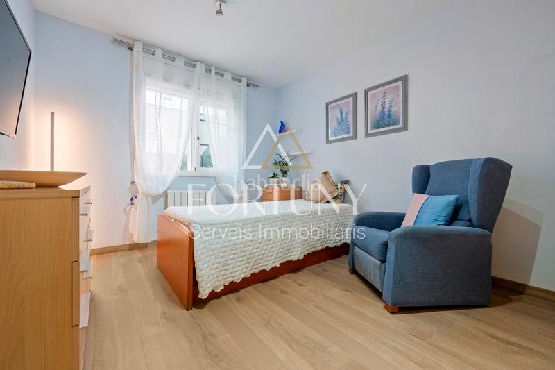 Foto ff210e1c-9b06-4b34-b3cb-13b8c6b500c4. Casa adossada amb xemeneia calefacció aparcament a Cambrils